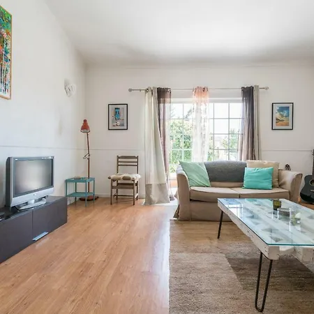 3 Bedroom Rural Vale De Telha *