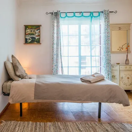 3 Bedroom Rural Vale De Telha